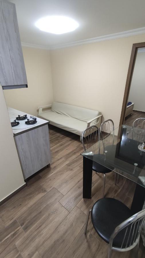 Home Apartments 巴统 外观 照片