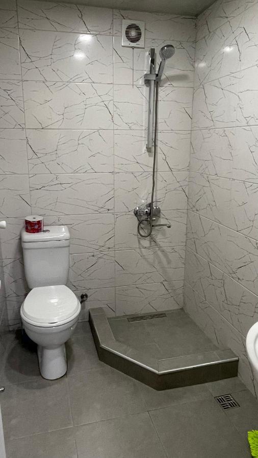 Home Apartments 巴统 外观 照片